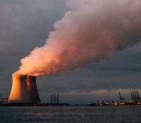 Centrale nucléaire pour illustration // Source : Mick Truyts pour Unsplash