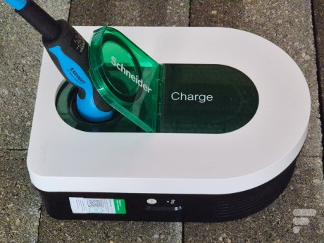 Schneider Charge 5