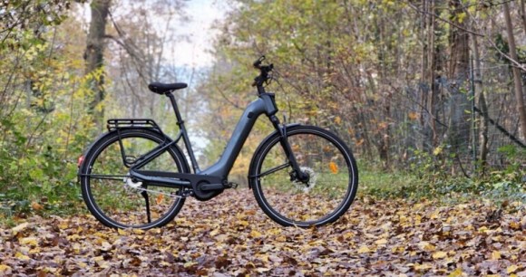 On a testé le Decathlon Rockrider E-ACTV 900 : un VTC électrique au moteur « magique » presque parfait