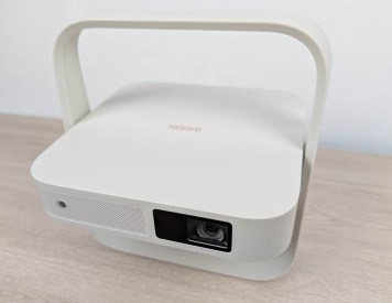 Xgimi Elfin Flip // Source : Sylvain Pichot / Frandroid