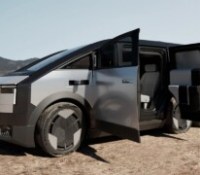 On a vu l&rsquo;impressionnante voiture « électrique » et volante de Xpeng qui arrive bientôt sur les routes
