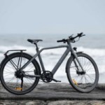 Ce vélo électrique se décrit comme le premier vélo électrique avec des vitesses automatiques à 3 vitesses Ce vélo électrique se décrit comme le premier vélo électrique avec des vitesses automatiques à 3 vitesses