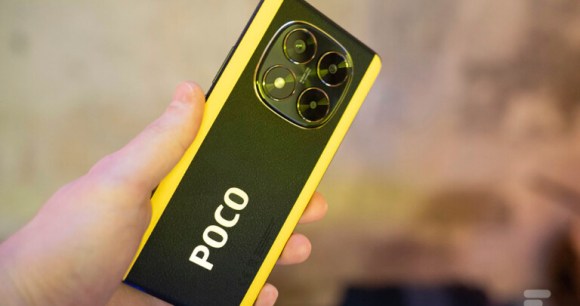 Le Poco X7 // Source : Geoffroy Husson - Frandroid Le Poco X7 // Source : Geoffroy Husson - Frandroid