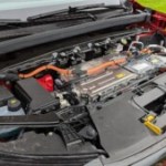 Voici l&rsquo;innovation de Renault et Geely pour intégrer un moteur essence dans une voiture électrique