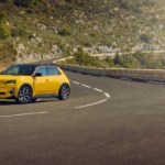 Crise sur le marché auto : pourquoi la voiture électrique peine à décoller Crise sur le marché auto : pourquoi la voiture électrique peine à décoller