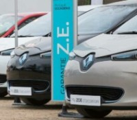 La crise du carburant fait grimper les ventes de voitures électriques d&rsquo;occasion, mais pas leurs prix : voici pourquoi