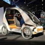 Une voiture ? Un vélo électrique ? On est montés à bord de cet étonnant engin qui reprend le meilleur des deux mondes Une voiture ? Un vélo électrique ? On est montés à bord de cet étonnant engin qui reprend le meilleur des deux mondes