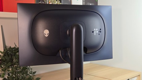 L'arrière de l'Alienware AW2725Q // Source : Maximilien Herr