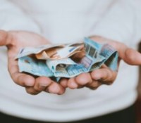 Baisse des prix de l&rsquo;électricité et hausse des taxes : ce qui change vraiment pour votre facture