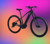 Ce VTT électrique de chez Intersport, parfait pour partir à l&rsquo;aventure, coûte 200 € de moins grâce à cette offre
