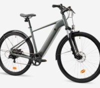 Le nouveau VTC électrique Decathlon à moins de 1000 euros est déjà disponible : tout ce qu’il faut savoir