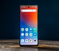 Ce smartphone Android qui se transforme en liseuse devrait plaire aux passionnés de lecture, d&rsquo;autant plus avec cette offre
