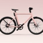 En grosse difficulté, la marque de vélos électriques Cowboy se fait racheter par un groupe français En grosse difficulté, la marque de vélos électriques Cowboy se fait racheter par un groupe français