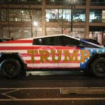 L&rsquo;ennemi des voitures électriques, Donald Trump, va acheter une Tesla pour soutenir Elon Musk