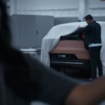 Volvo va bientôt s’attaquer au Tesla Model Y : voici les premières images de sa future voiture électrique
