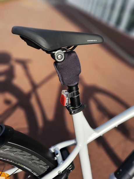 Intersport Nakamura Crossover GT selle suspendue