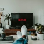 Regarder la TV augmenterait les risques cardiaques de 12 % selon cette étude Regarder la TV augmenterait les risques cardiaques de 12 % selon cette étude