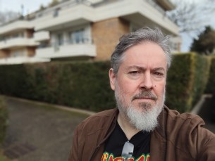 Nothing Phone (3a) - Selfie mode Portrait 2
