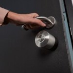 Ces deux nouvelles serrures connectées sont très simples à installer Ces deux nouvelles serrures connectées sont très simples à installer