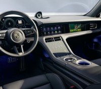 Porsche améliore encore sa première voiture électrique avec ces nouveautés qui cachent une plateforme vieillissante