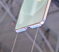 N&rsquo;oubliez pas vos chargeurs ! La batterie du Galaxy S25 Edge aurait de quoi faire peur