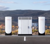 Tesla Supercharger V4 borne recharge – 00005