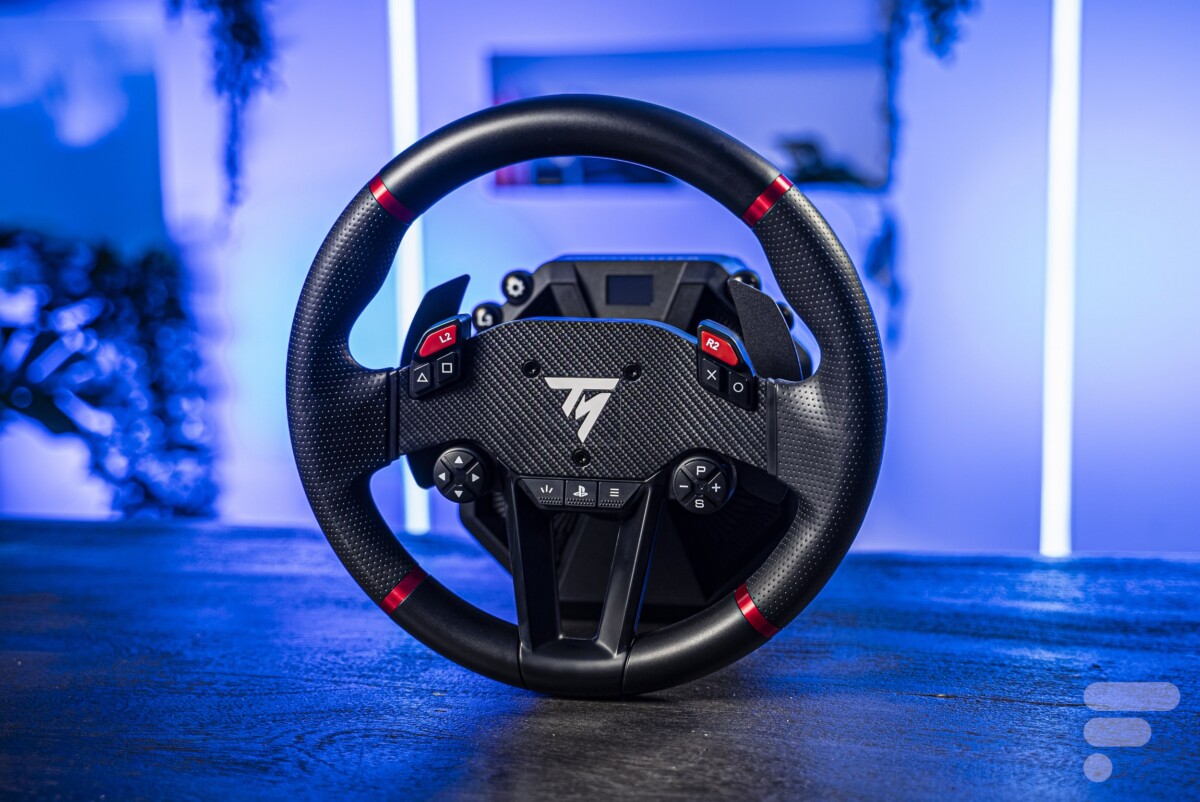 Thrustmaster T598 // Source : Chloé Pertuis / Frandroid Thrustmaster T598 // Source : Chloé Pertuis / Frandroid