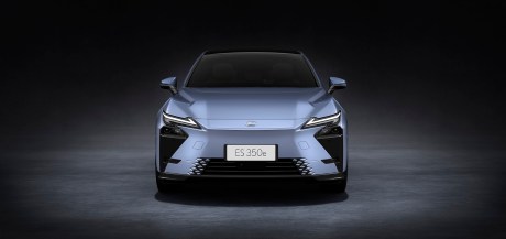 Lexus ES // Source : Lexus