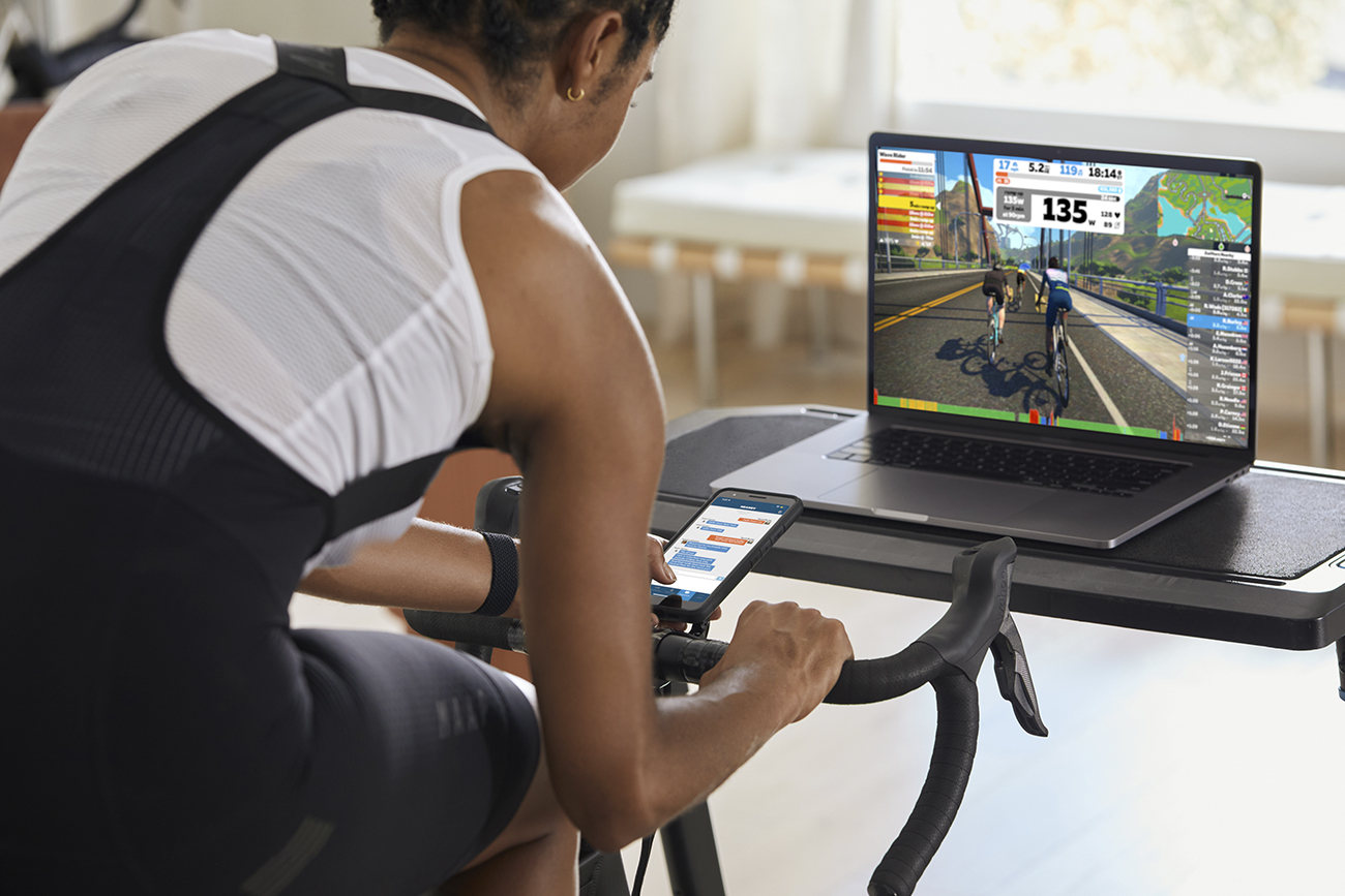 Un entraînement Zwift sur home trainer