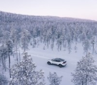 Une recharge « 500 fois plus rapide » : le froid n’est plus l’ennemi des voitures électriques avec cette nouvelle batterie