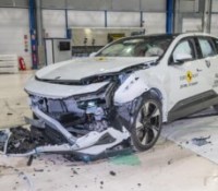 « À deux doigts de la note parfaite » : cette voiture électrique décroche un nouveau record de sécurité