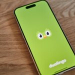 « Priorité à l’IA » chez Duolingo : malgré les protestations, l’argent coule à flots « Priorité à l’IA » chez Duolingo : malgré les protestations, l’argent coule à flots