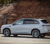 On a essayé la Leapmotor C10 REEV de Stellantis : voici le secret de cette voiture “électrique” aux 974 km d’autonomie