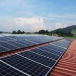 « Vendus en pleine rue » : pourquoi les panneaux solaires sont utilisés par tout le monde (ou presque) au Niger