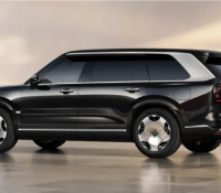 Cette voiture hybride chinoise pulvérise les records d’autonomie et de recharge, mais on se demande à quoi ça sert