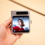 Huawei Pura X : on a vu le smartphone pliable le plus atypique au monde Huawei Pura X : on a vu le smartphone pliable le plus atypique au monde
