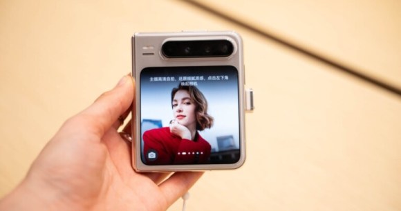 Huawei Pura X : on a vu le smartphone pliable le plus atypique au monde