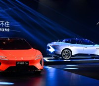 L’Avatr 06 : la berline électrique gavée de tech Huawei qui veut détrôner la Tesla Model 3