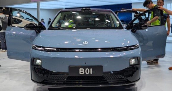 Leapmotor B01 : on a vu la berline électrique « Stellantis » qui défie la Tesla Model 3