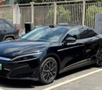 BYD Han L connectée à une pile de charge 1000kW à Canton, le 21 avril 2025