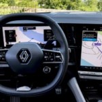 Google Assistant devrait tirer sa révérence dans les voitures : place à Gemini Google Assistant devrait tirer sa révérence dans les voitures : place à Gemini