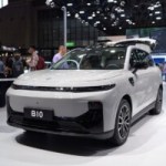 À bord du Leapmotor B10 : un SUV électrique pas cher avec des prestations bluffantes, il arrive en France