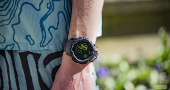 La Garmin Instinct 3 Amoled // Source : Chloé Pertuis – Frandroid La Garmin Instinct 3 Amoled // Source : Chloé Pertuis – Frandroid