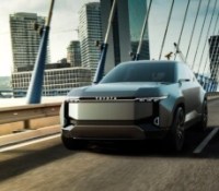 Toyota accélère sur la voiture électrique avec 15 modèles, mais freine une nouvelle fois ses objectifs mondiaux