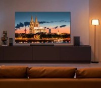 Cet immense TV 4K QD-Mini LED (144 Hz) de plus de 2 mètres est 2 200 € moins cher aujourd&rsquo;hui