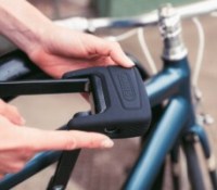 Empreinte digitale, localisation et alarme de 100 dB : ce nouvel antivol vélo met le paquet