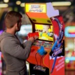 Haut les mains : la borne d’arcade Time Crisis avec deux pistolets est bradée à -30 % sur Amazon Haut les mains : la borne d’arcade Time Crisis avec deux pistolets est bradée à -30 % sur Amazon