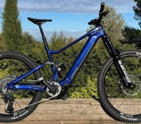 On a testé l’un des meilleurs VTT électriques de Lapierre : il domine tous les chemins