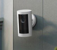Amazon baisse déjà de 30 % le prix de sa nouvelle caméra Ring pour l&rsquo;extérieur qui filme en 2K