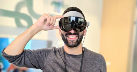 Premier essai du Samsung Project Moohan (Galaxy XR), le casque Android XR. Premier essai du Samsung Project Moohan (Galaxy XR), le casque Android XR.
